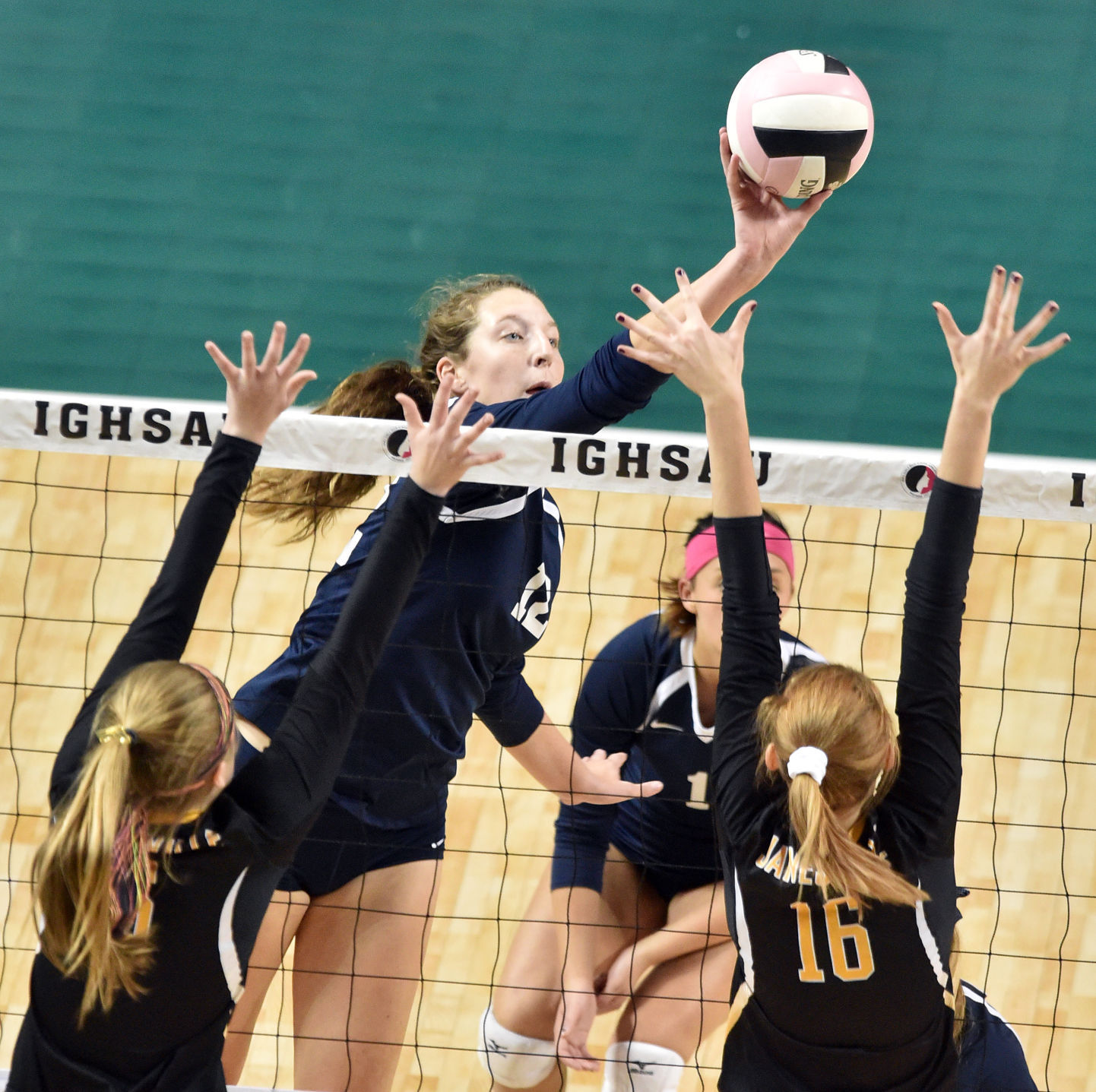 111116TH-Janesville-Hudson-vball-4